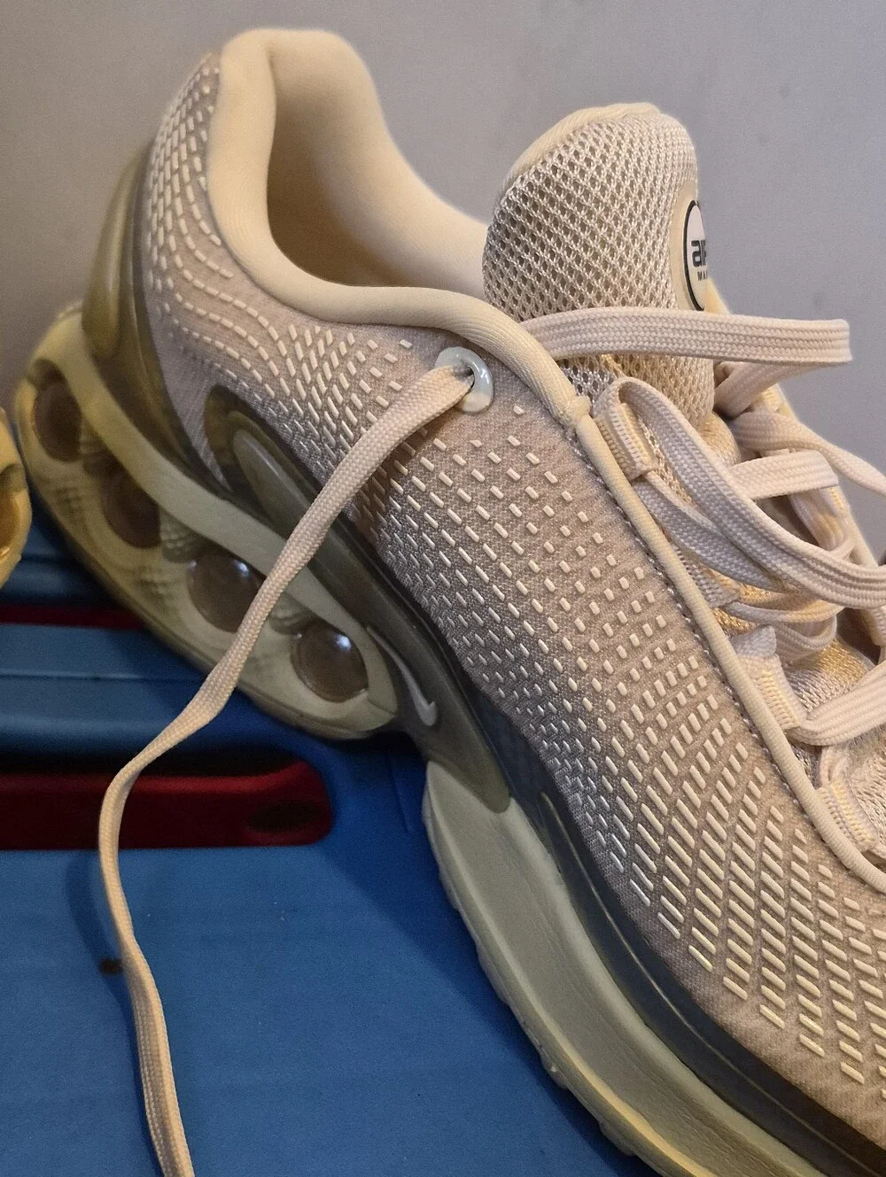 NEW Women's Nike Air Max DN LT Khaki/Fossil-Team Gold (HV4861 200) - SIZE 7